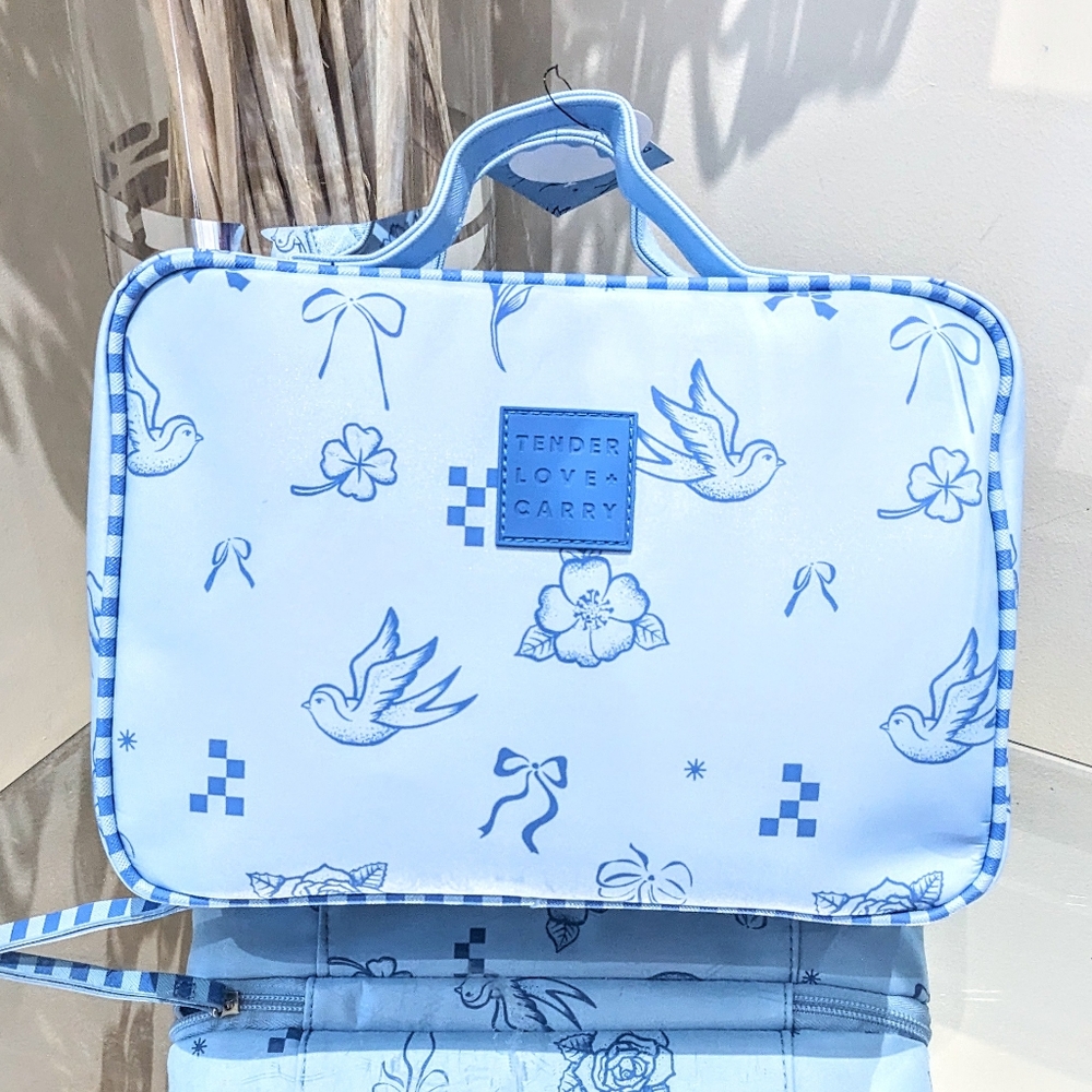 NWT Tender Love + Carry Toiletry Weekender Bag with Hanger